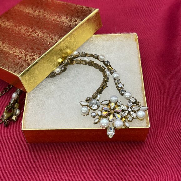 Sorrelli Signed Antique Gold-Tone Crystal & Faux Pearl Necklace - Picture 16 of 16